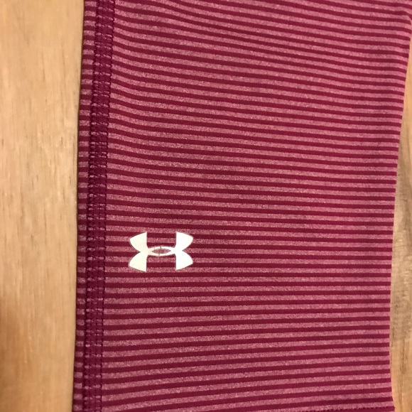 Under Armour Mid Rise Compression Crop - Picture 3 of 4